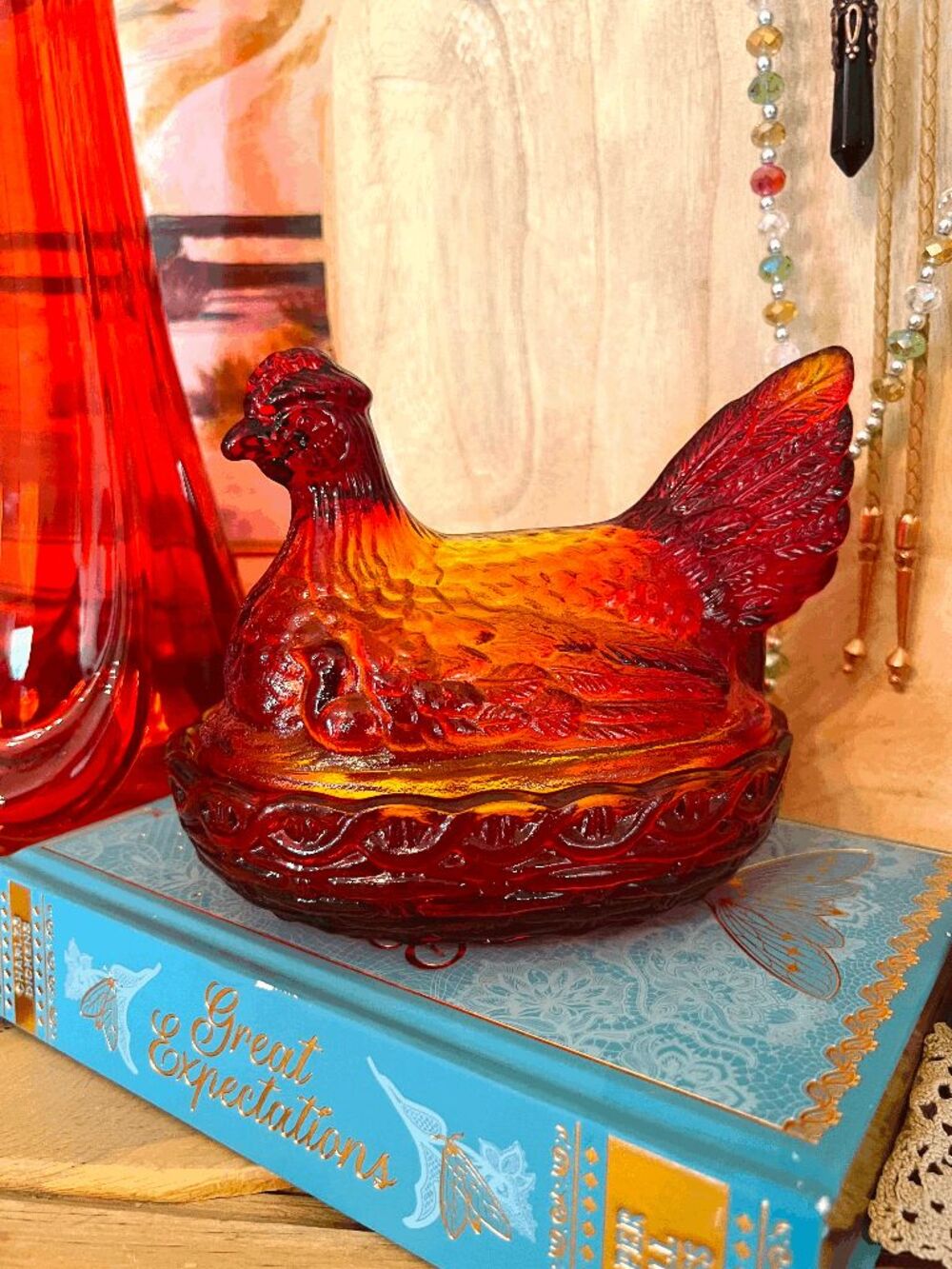 Vintage L.E. Smith Amberina Hen on Nest UV Reactive Cadmium Glow Glass Covered D